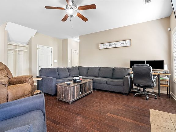4th image of 1716 Creekstone Dr