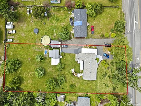 3rd image of 2040 SE Lund Ave