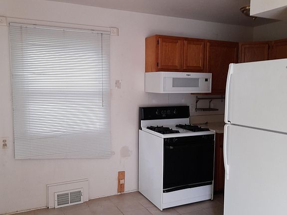 2nd image of 2147 Stieber St #118