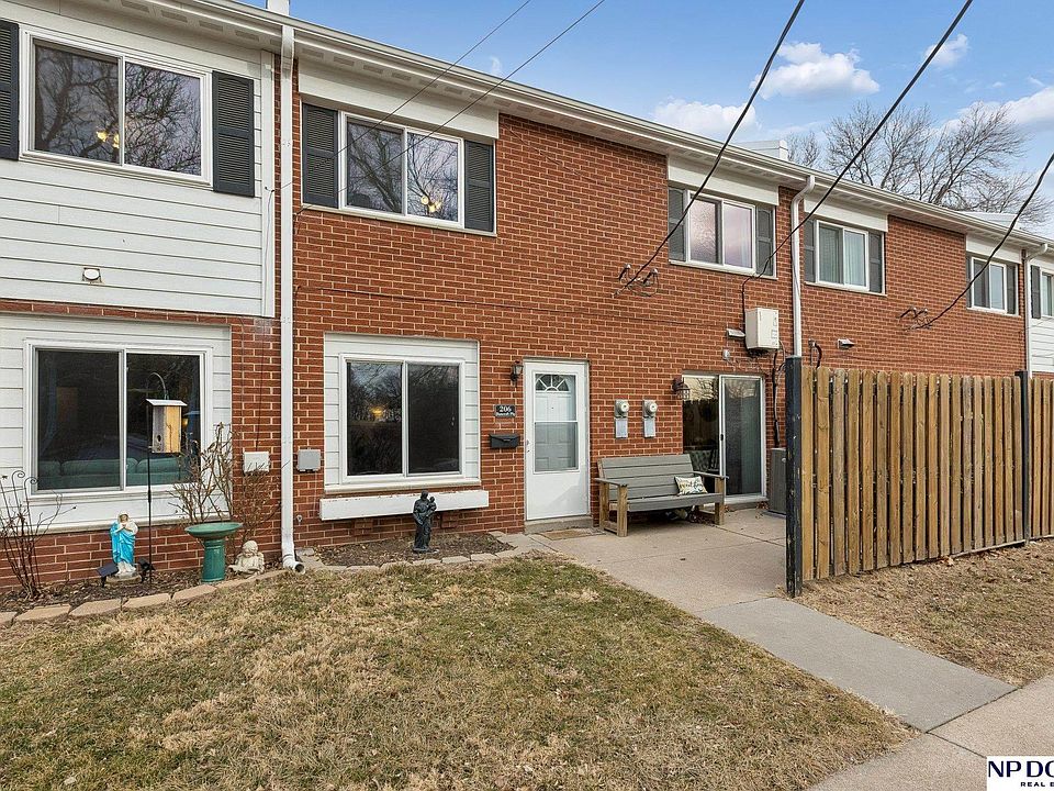 1st image of 206 Bancroft Plz