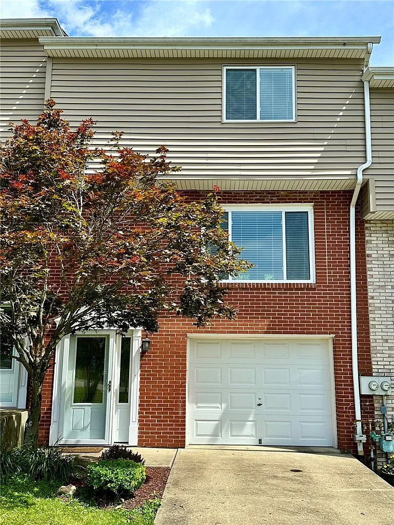 3 bed, 1.5 bath, $1,700 — Photo 1