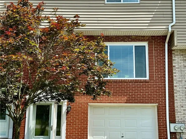 2017 Luehm Ave, North Versailles, PA 15137