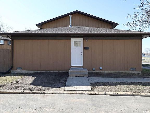 3rd image of 31 Mackenzie WAY