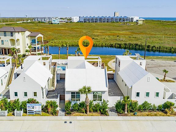 3rd image of 110 Porto Villageo Dr