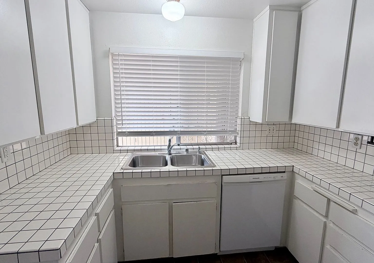 Rarely Available 2-Bedroom Townhome in Friars Village - Assigned Parking Space and Pet Friendly — Photo 4