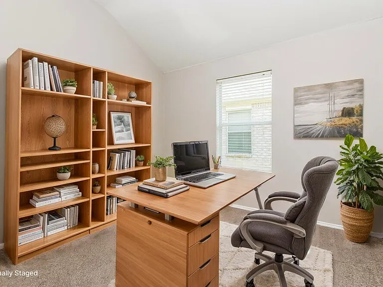 1328 Riviera Dr — Photo 15