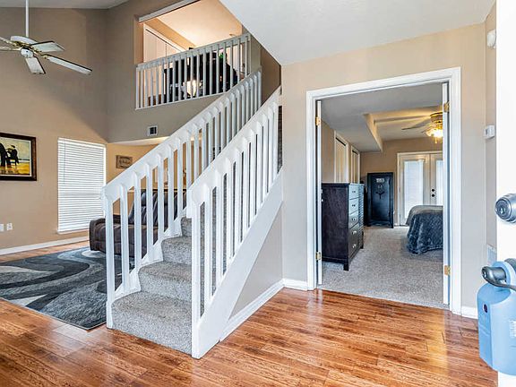 3rd image of 1127 Bridlewood Path
