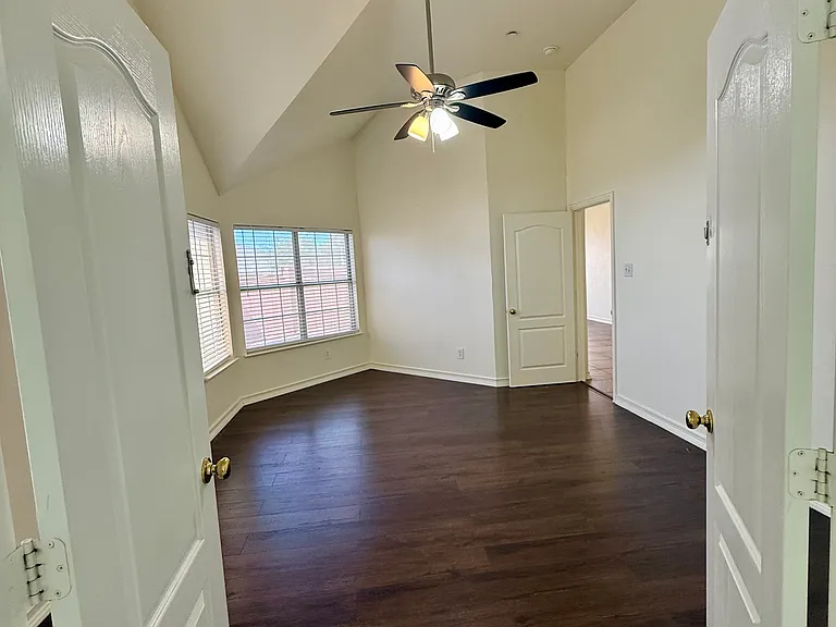 555 Southridge Way #555 — Photo 32