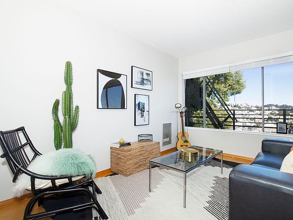3rd image of 610 Clipper St #58005465