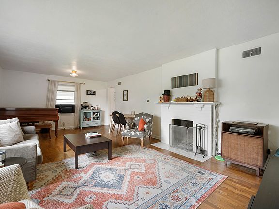 5th image of 4004 N New York Ave