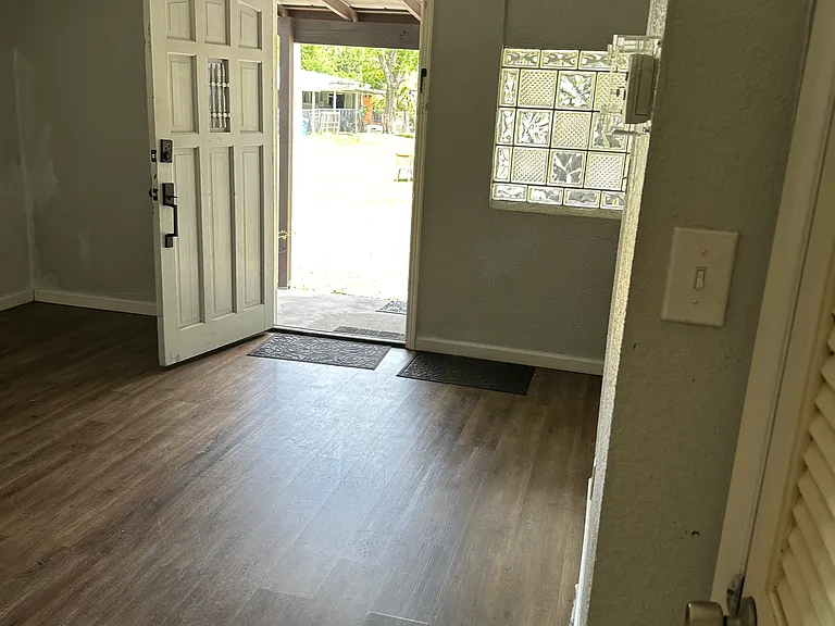 10529 Keuka Dr — Photo 5