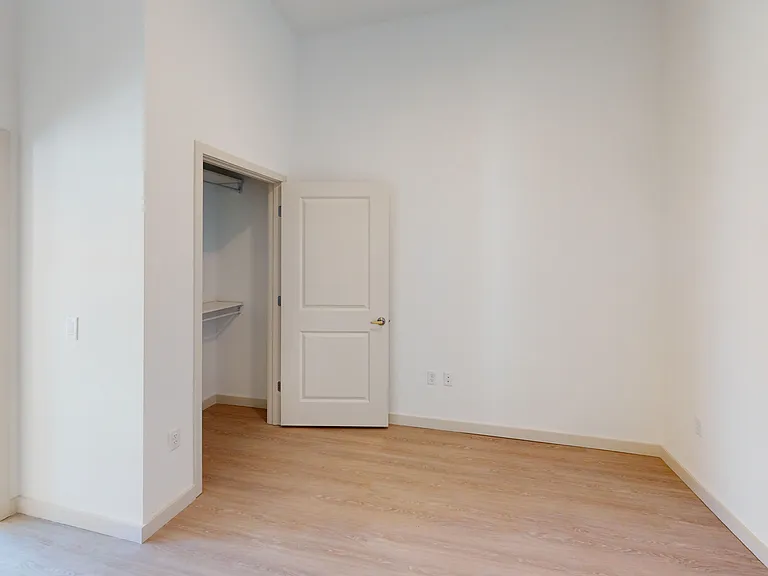 101 N Meridian — Photo 94
