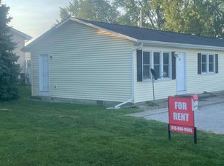 211 N Calhoun St, Fairbury, IL 61739