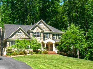 8324 Knights Forest Dr, Clifton, VA 20124