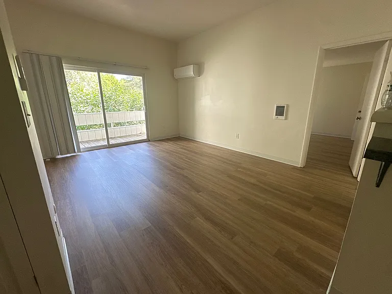 University Park Apartments near Cornell University — Photo 258