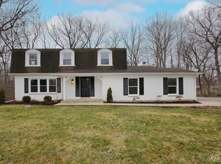 1201 Hunters Ln, Libertyville, IL