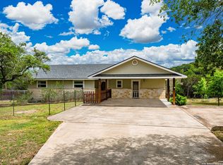 102 Stacy Ln, Kerrville, TX 78028