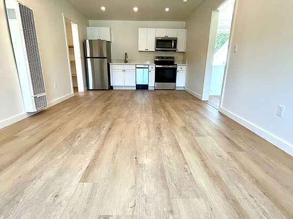 5th image of 383.5 Lemon St #0
