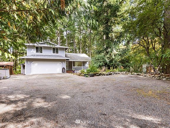 4th image of 22448 Bluelake Court SE