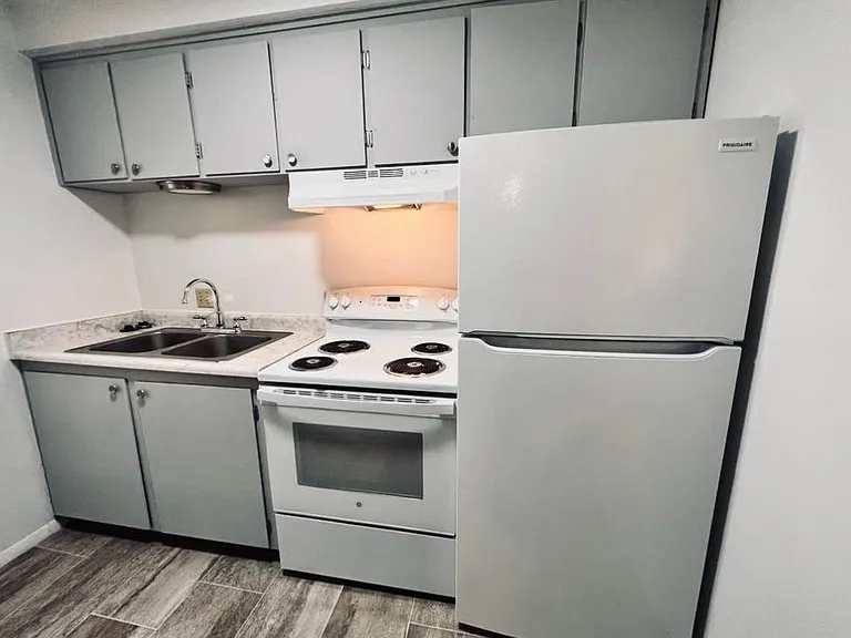 The Falls Apartments — Photo 12