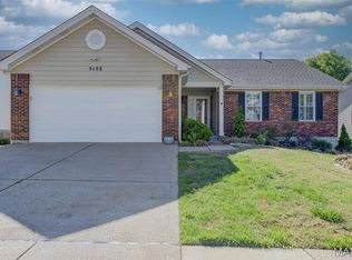 5152 Kings Park Dr, Saint Louis, MO 63129