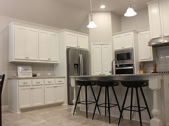 4th image of 1145 Dame Carol Way