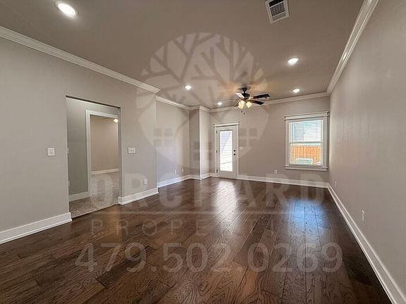 5th image of 1905 E Brookview Dr