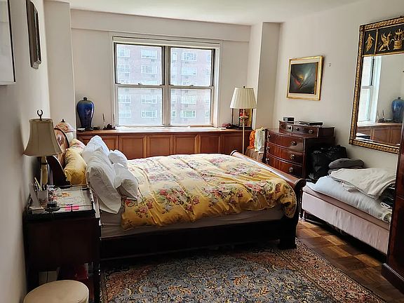 3rd image of 30 W 60th St APT 5E