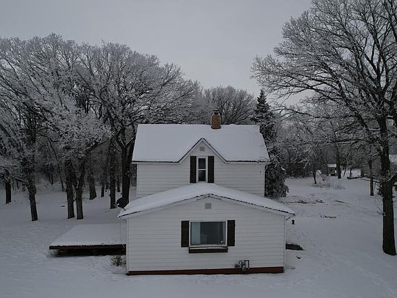 2nd image of 415 Woodland Dr
