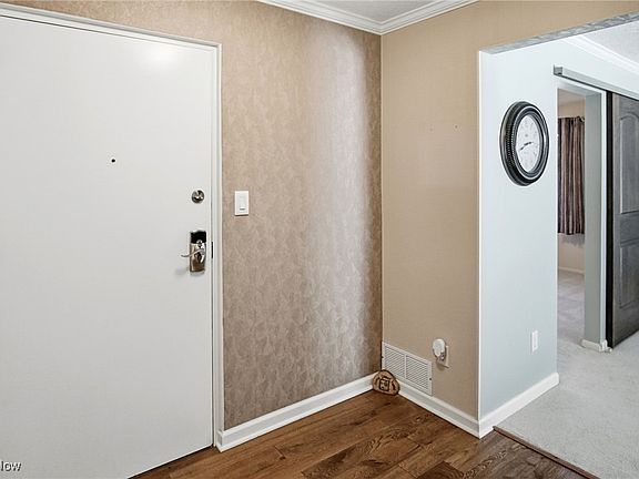 4th image of 520 Meredith Ln APT 309