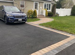 291 4th Ave, Bay Shore, NY 11706