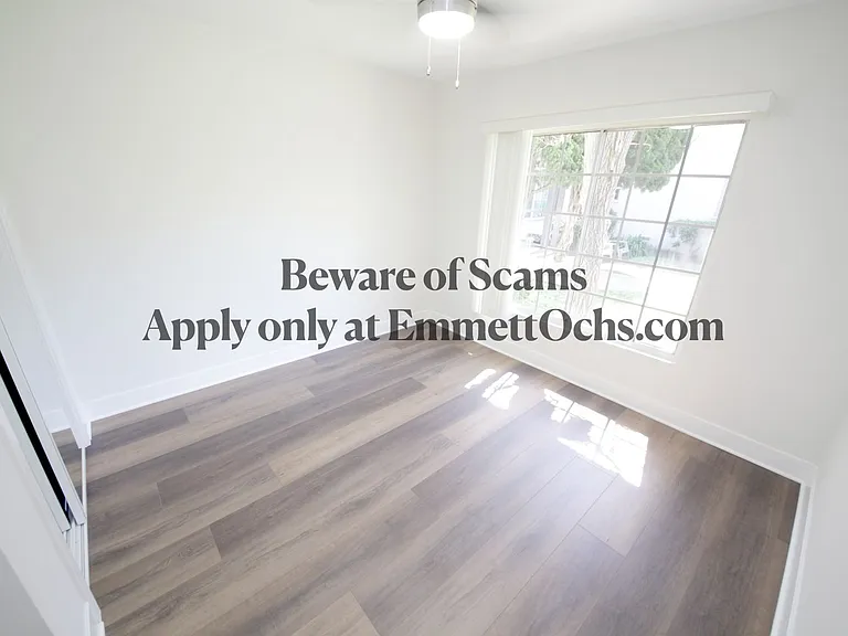 Venice Manor — Photo 8