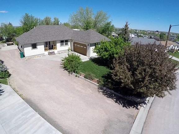 2nd image of 506 Sweetwater Cir
