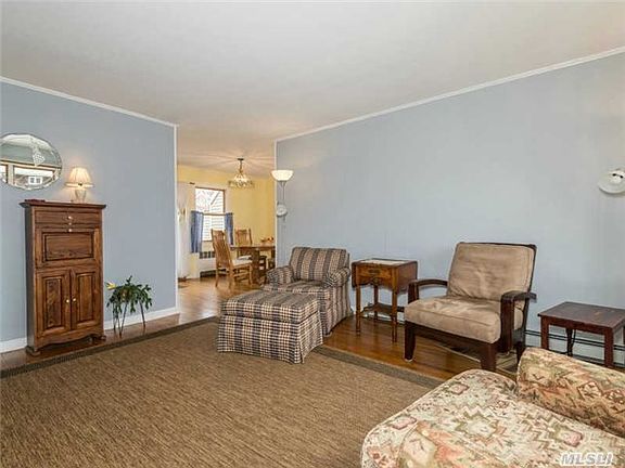3rd image of 211 Northern Blvd