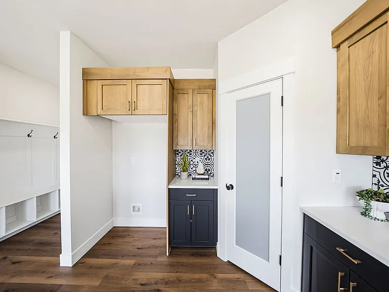 485 E River Ln — Photo 20