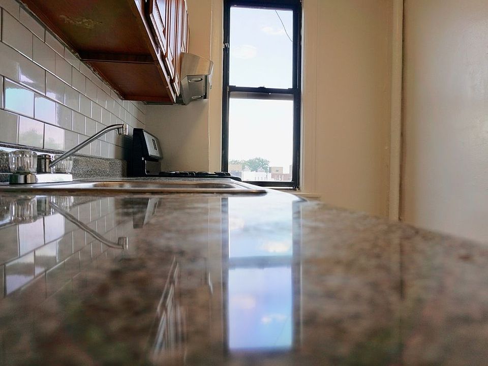 1st image of 3114 35th St APT 5F