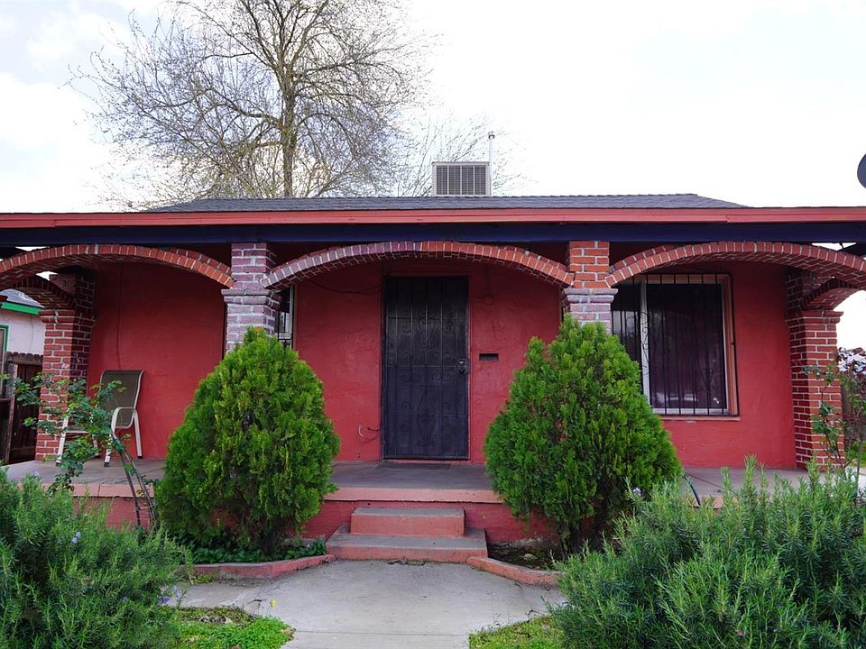 1st image of 934 E Yosemite Ave
