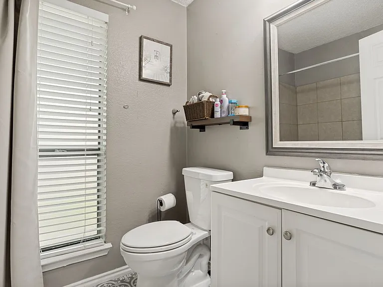 106 E Apollo Rd — Photo 18