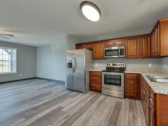 5th image of 407 Sims Ave #407