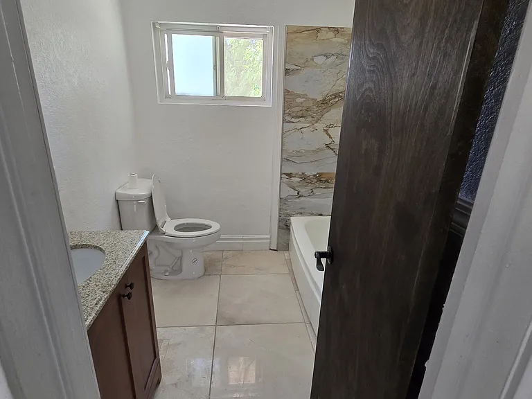 1528 W Williams St #1528 — Photo 1