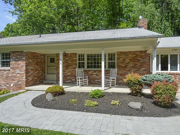 2nd image of 304 John Marshall Dr NE