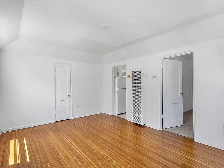 2149 Santa Clara Ave F - 1 bedroom | 1 bath — Photo 11