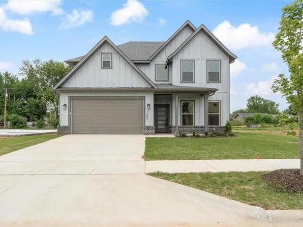 1605 S 23rd Pl, Rogers, AR 72758