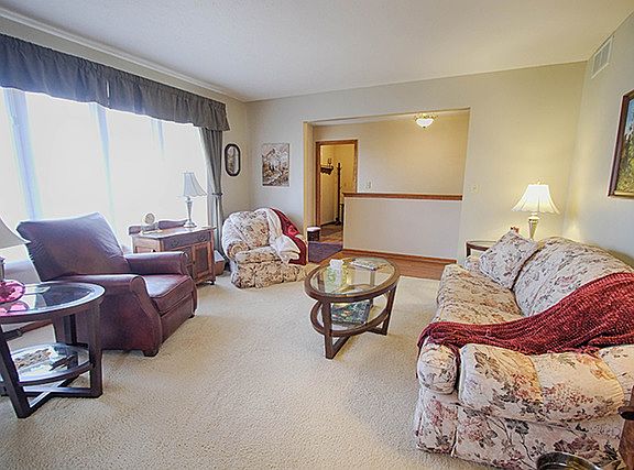2nd image of 653 Westport Dr