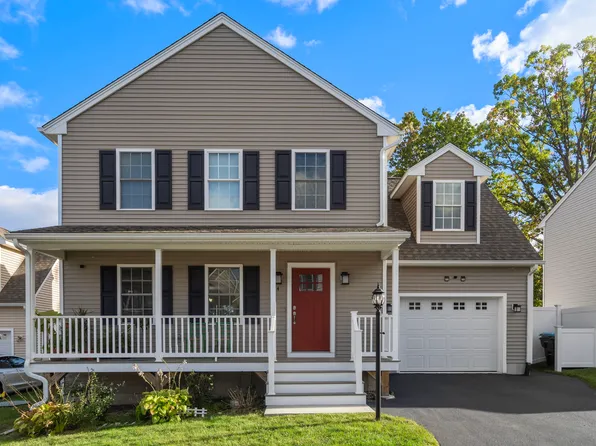 4 Cherry Blossom Cir, Worcester, MA 01605