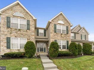 890 Doe Ct, Royersford, PA 19468