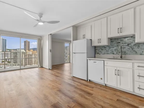 1655 Makaloa St APT 1517, Honolulu, HI 96814
