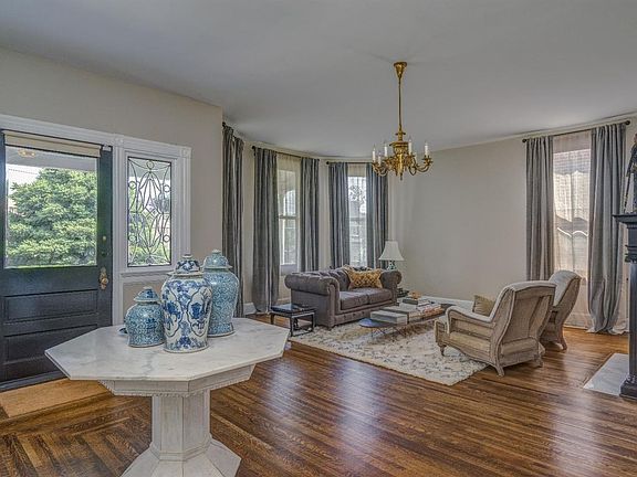 4th image of 4256 Ashland Ave