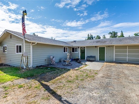 2nd image of 1028 W Lauridsen Blvd