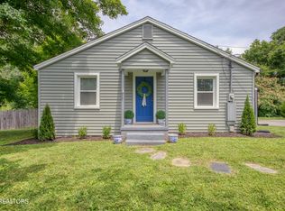 425 W Ford Valley Rd, Knoxville, TN 37920